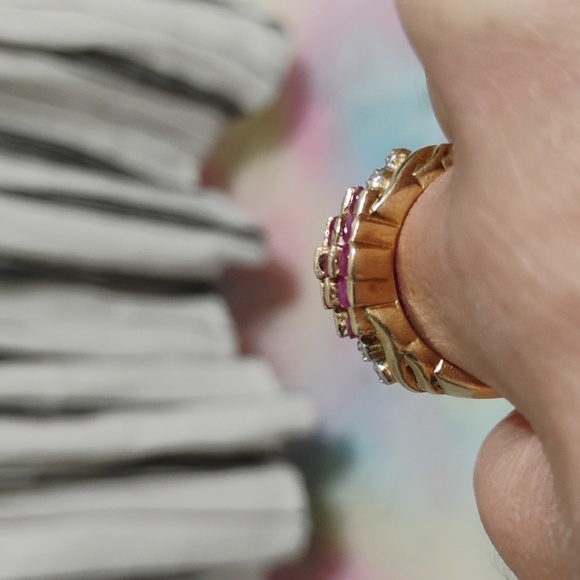 Auth 10k Solid Gold 19 Genuine Ruby Cluster & 6 Genuine Diamonds Ring Sz.7 - Picture 6 of 16